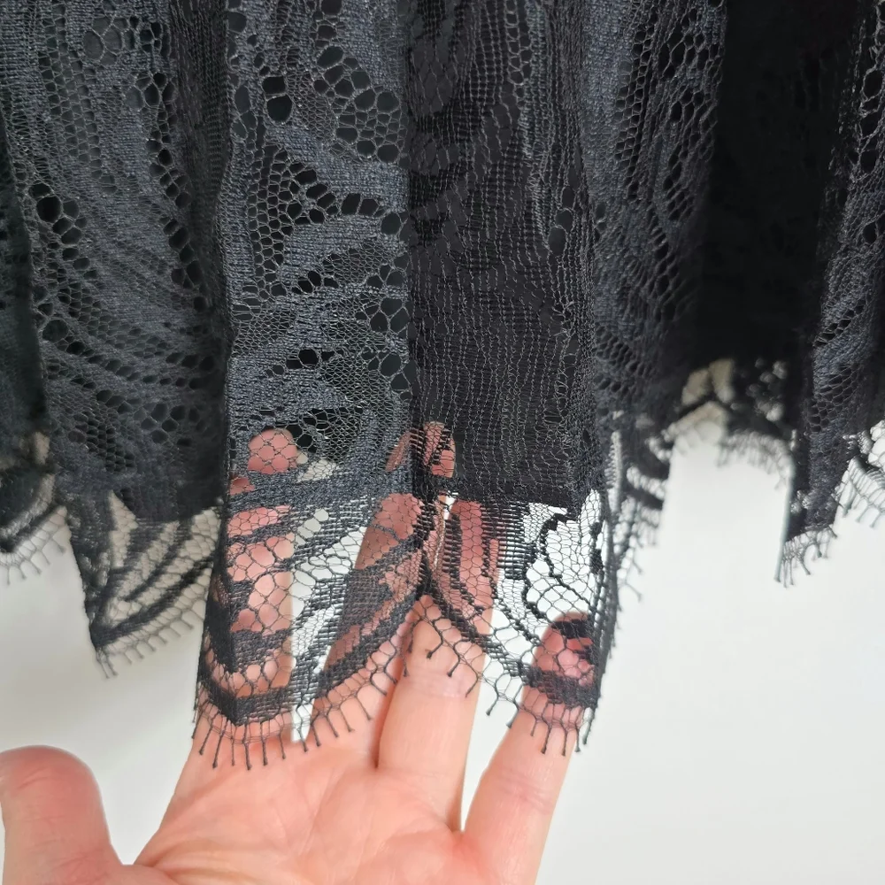 Vintage Escada Pleated Lace Skirt Scalloped Hem US 6 Black